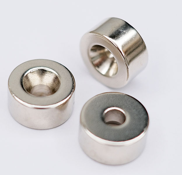 Countersunk hole round piece neodymium iron boron magnet